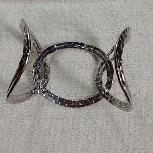 Silvertone large circles cuff bracelet